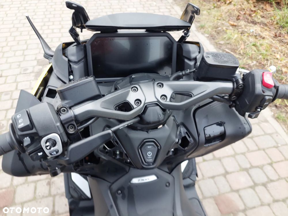 Yamaha Tmax - 8