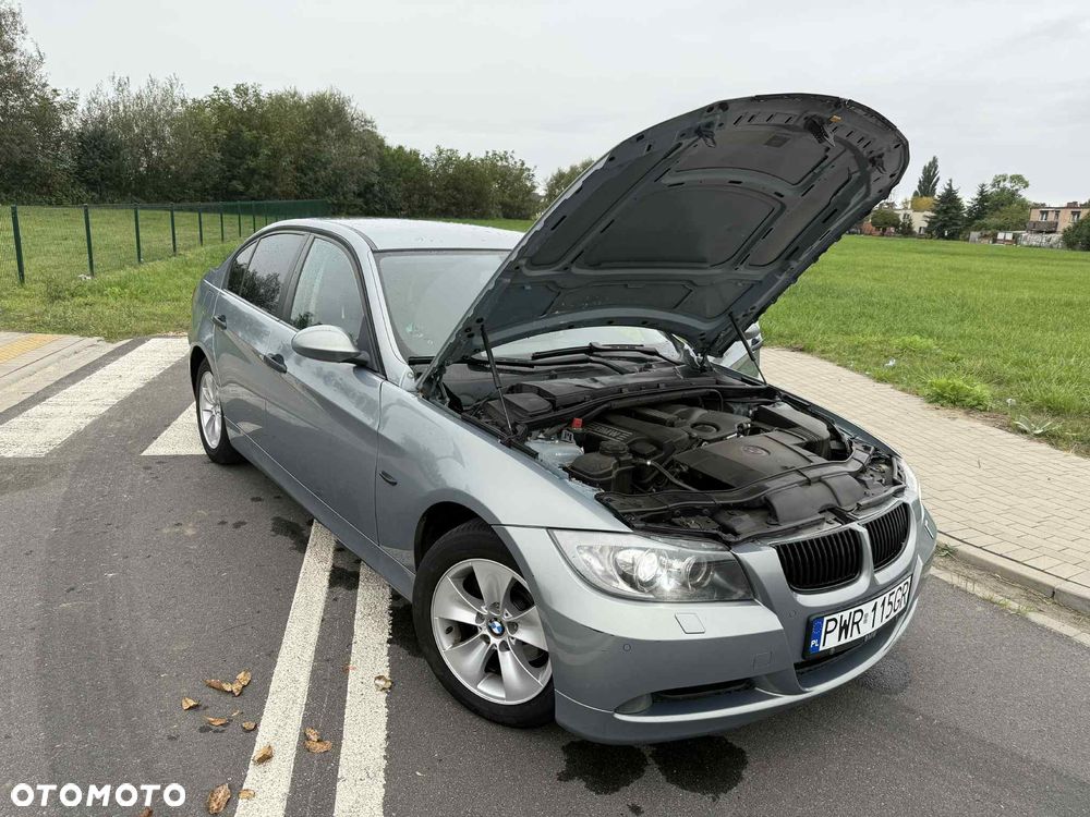 BMW Seria 3 320i - 32