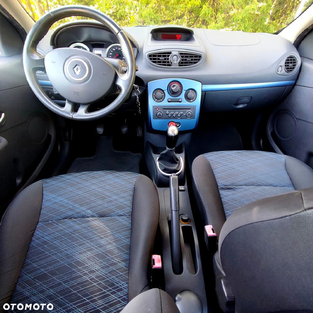 Renault Clio - 15