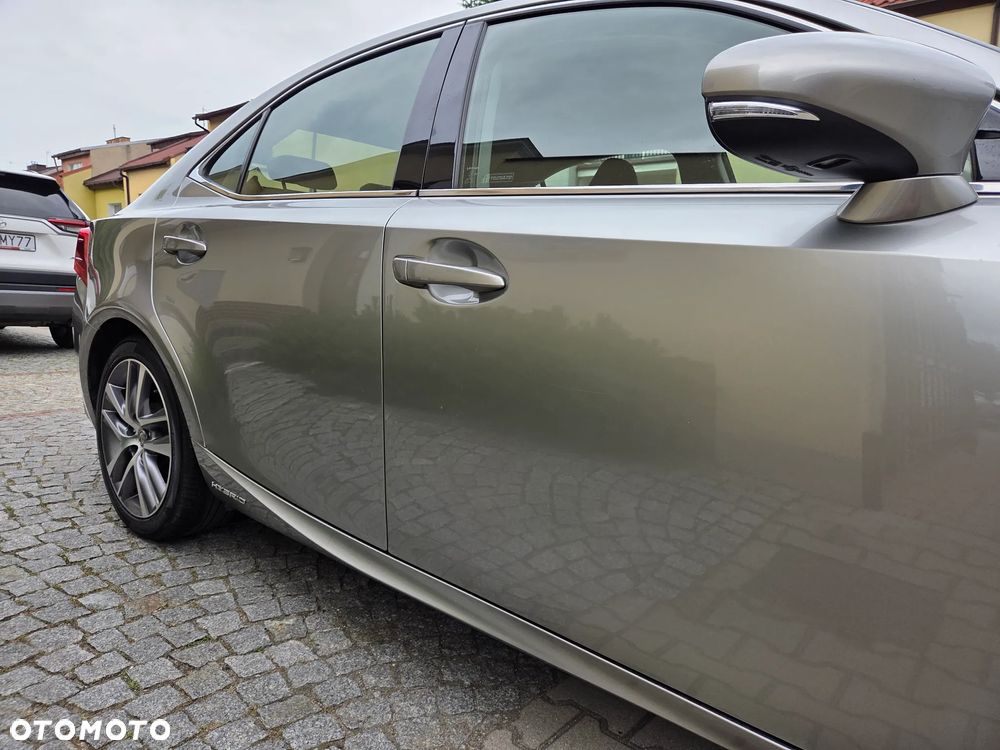 Lexus IS 300h Business Edition - 7