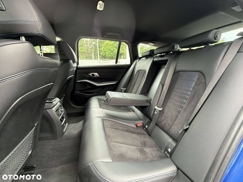 BMW Seria 3 318i - 17