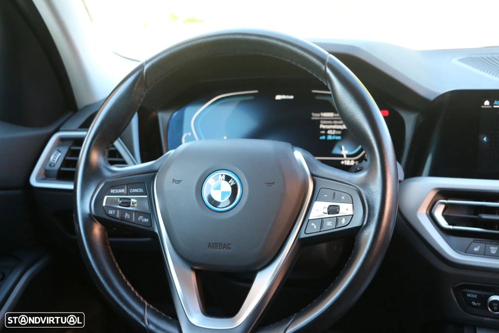 BMW 330 e xDrive Aut. Sport Line - 16