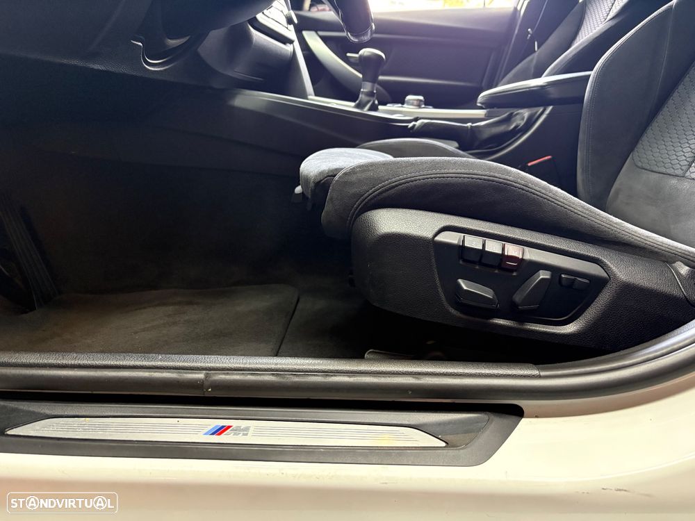 BMW 320 d xDrive Pack M - 35