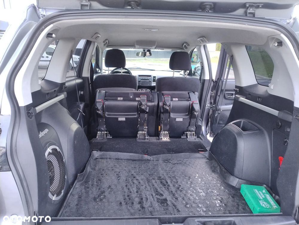 Mitsubishi Outlander - 14