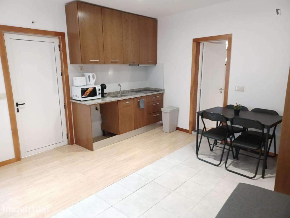 Apartamento com 1 quartos - localizado em Campanhã Porto - Grande imagem: 4/14