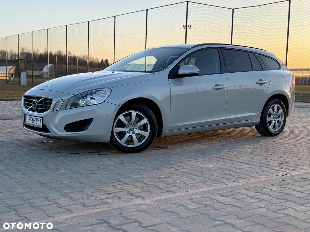 Volvo V60 D3 Summum - 25