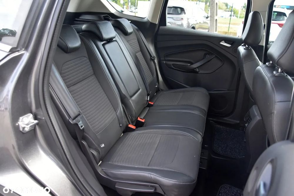 Ford Kuga 2.0 TDCi 4x4 Titanium - 27