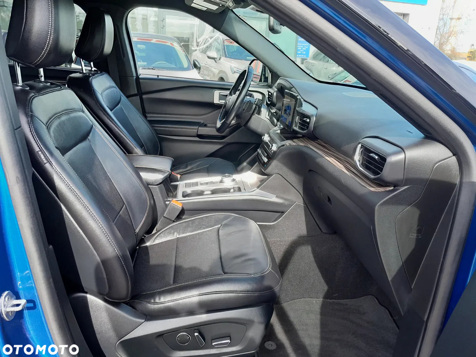 Ford Explorer - 26