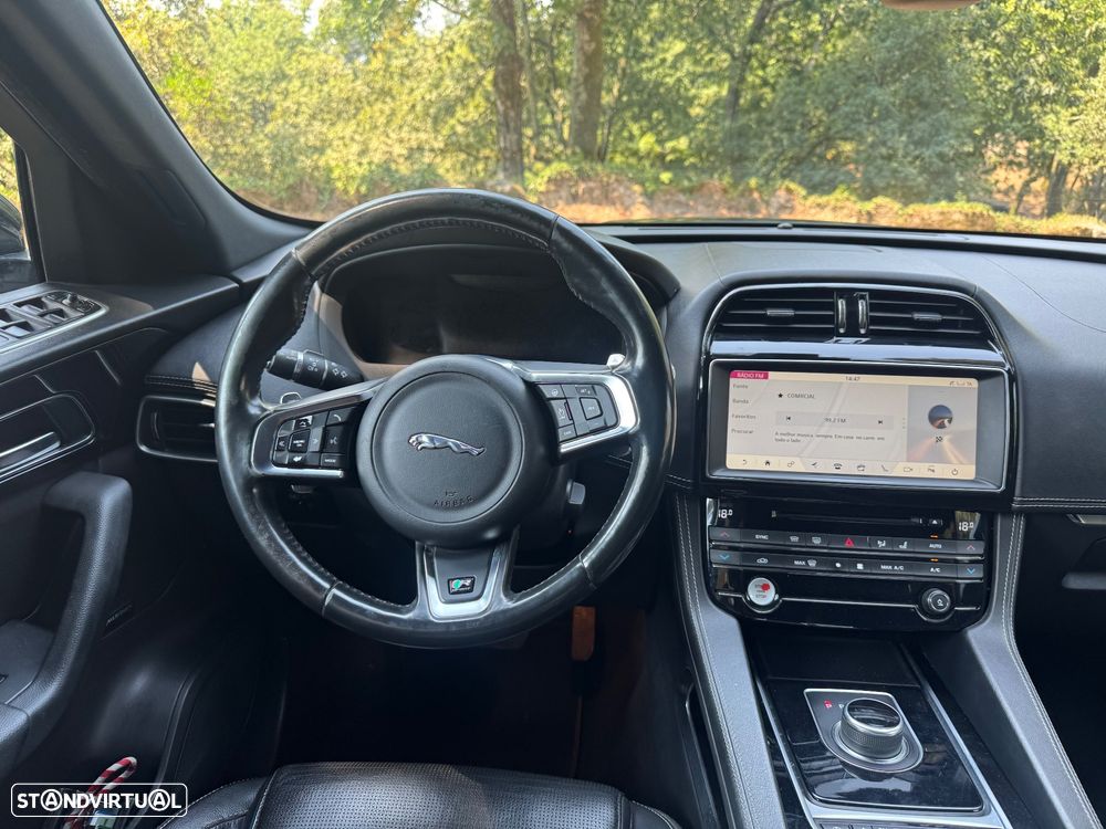Jaguar F-Pace 2.0 i4D R-Sport Aut. - 11
