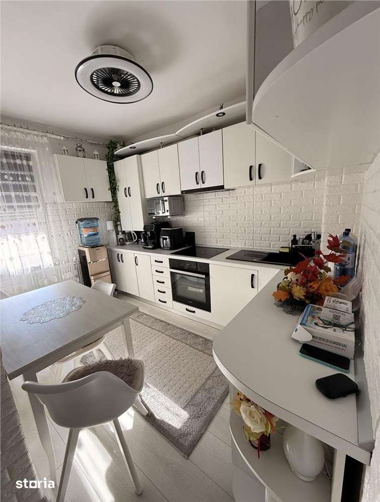 Apartament 2 Camere Luminos Etaj 1 Renovat Mobilat Utilat Loc Parcare — fotografia 1