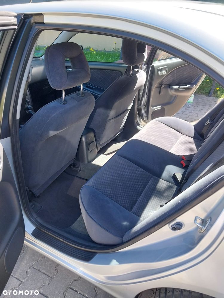 Toyota Avensis - 7