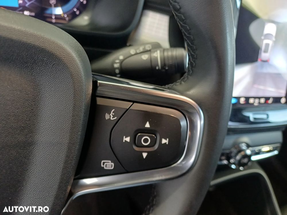 Volvo XC 40 B4 AT8 Mild Hybrid Momentum - 13