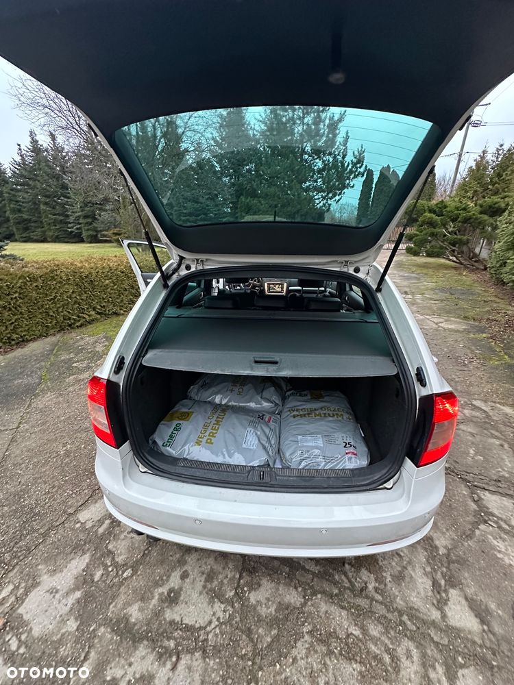 Skoda Octavia 2.0 TDI DPF DSG RS - 15