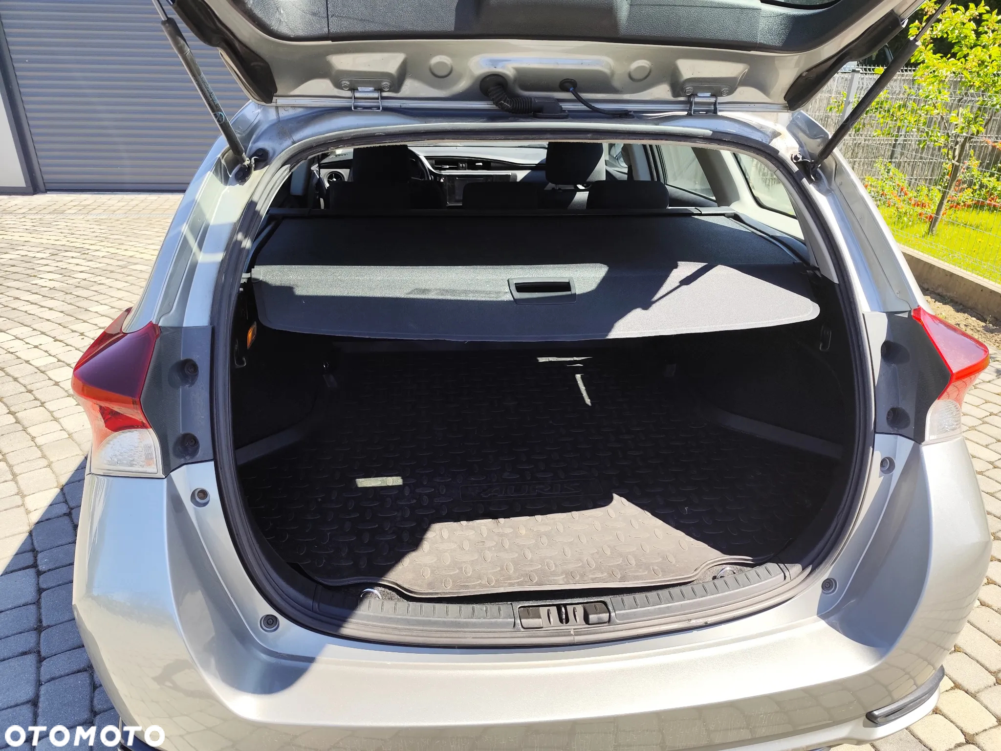 Toyota Auris 1.8 HSD Sol - 24