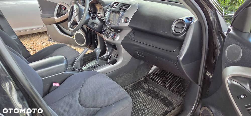 Toyota RAV4 - 13