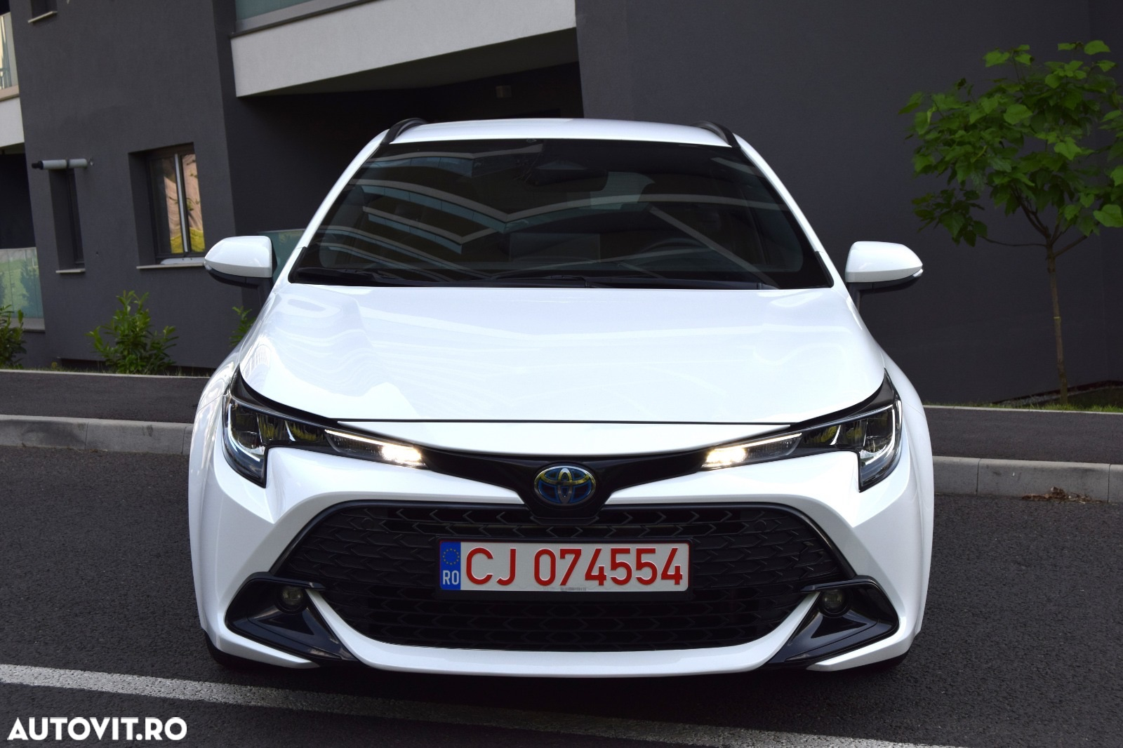 Toyota Corolla 1.8 HSD Business - 30