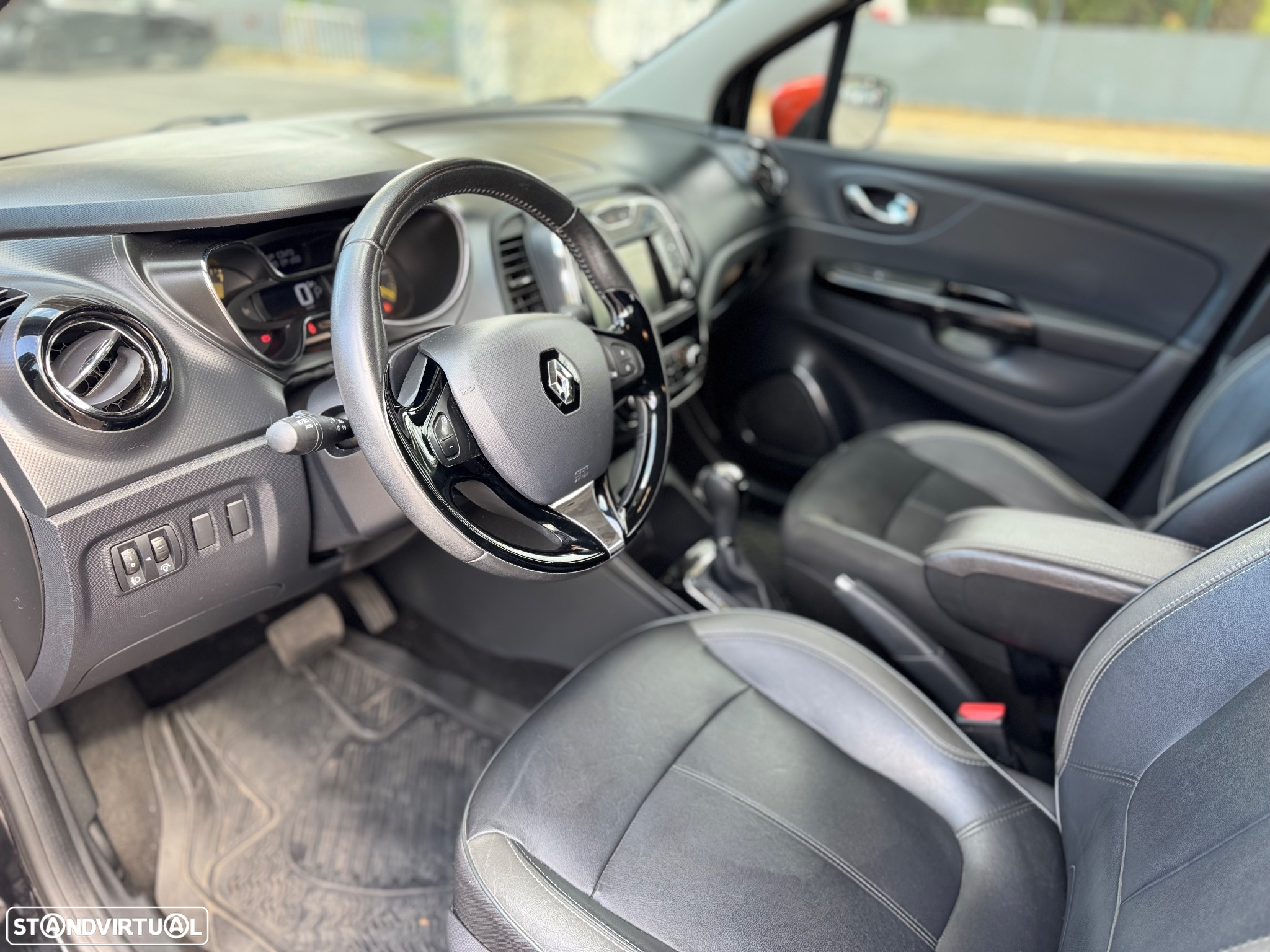 Renault Captur 1.2 TCe Exclusive EDC - 23