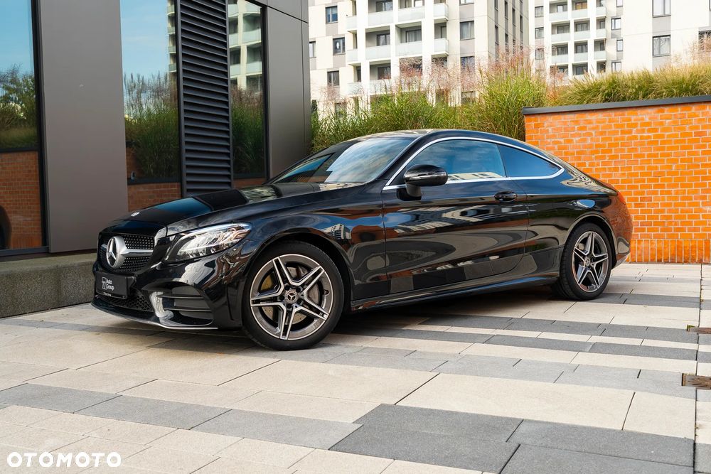 Mercedes-Benz Klasa C 300 4MATIC 9G-TRONIC - 31