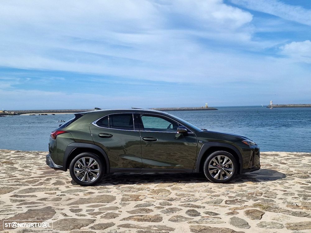 Lexus UX 250h Sport (Ecrã 12.3) - 10