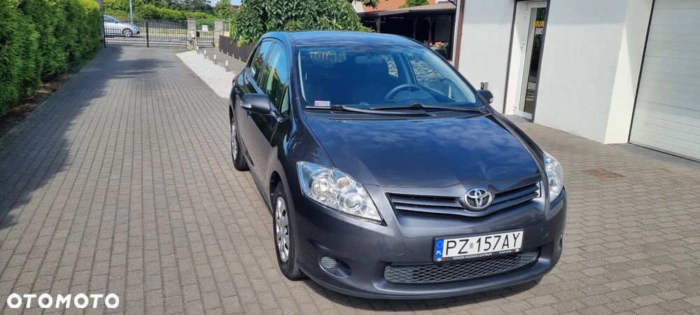 Toyota Auris - 2