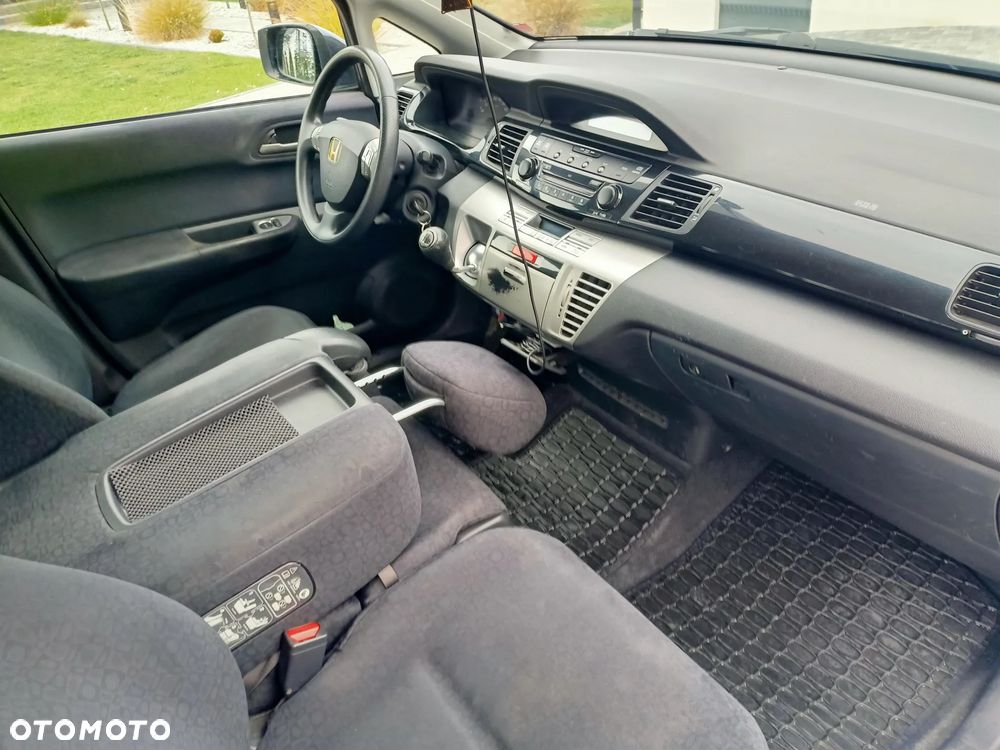 Honda FR-V - 9