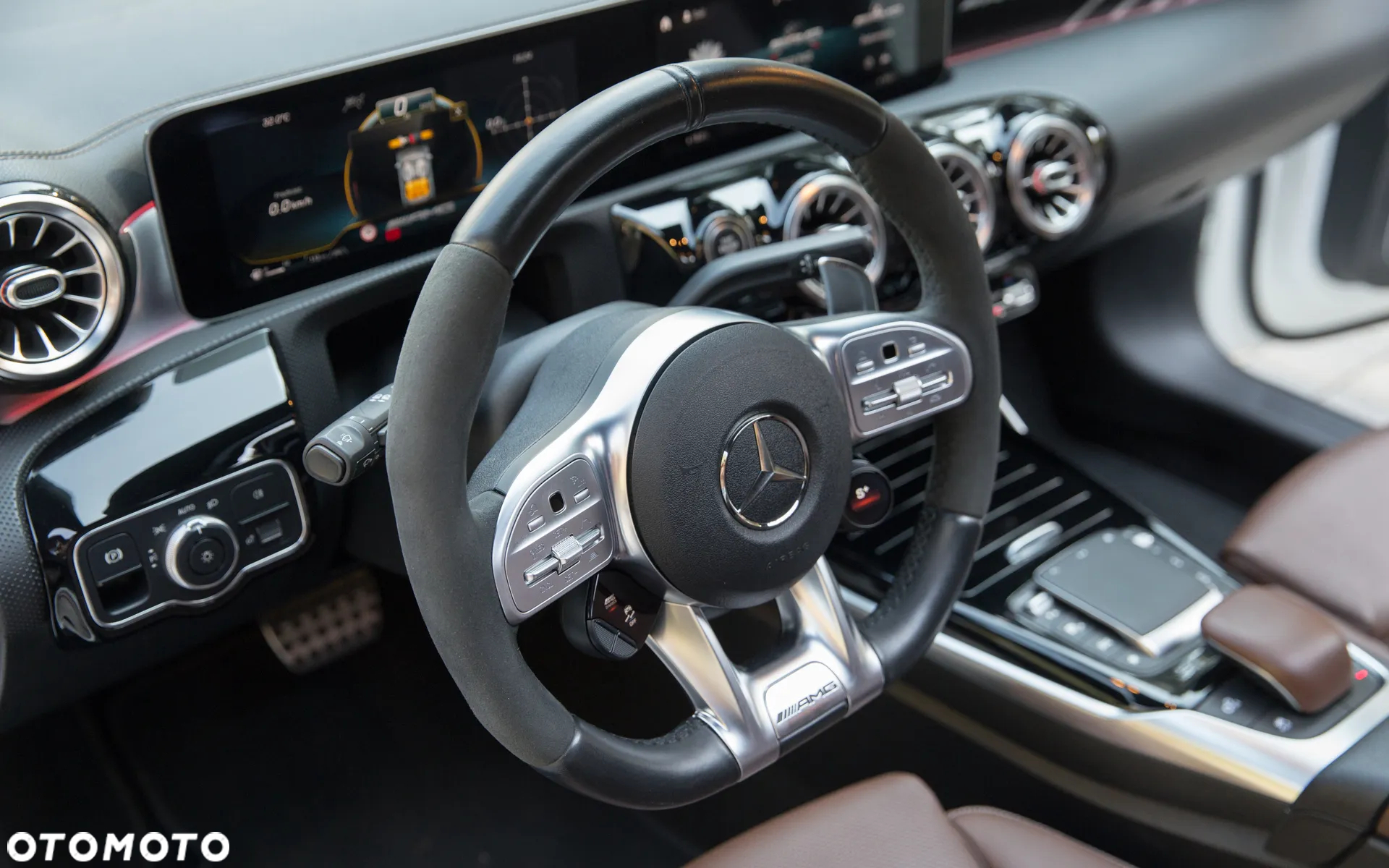 Mercedes-Benz CLA AMG 45 S 4-Matic 8G-DCT - 17