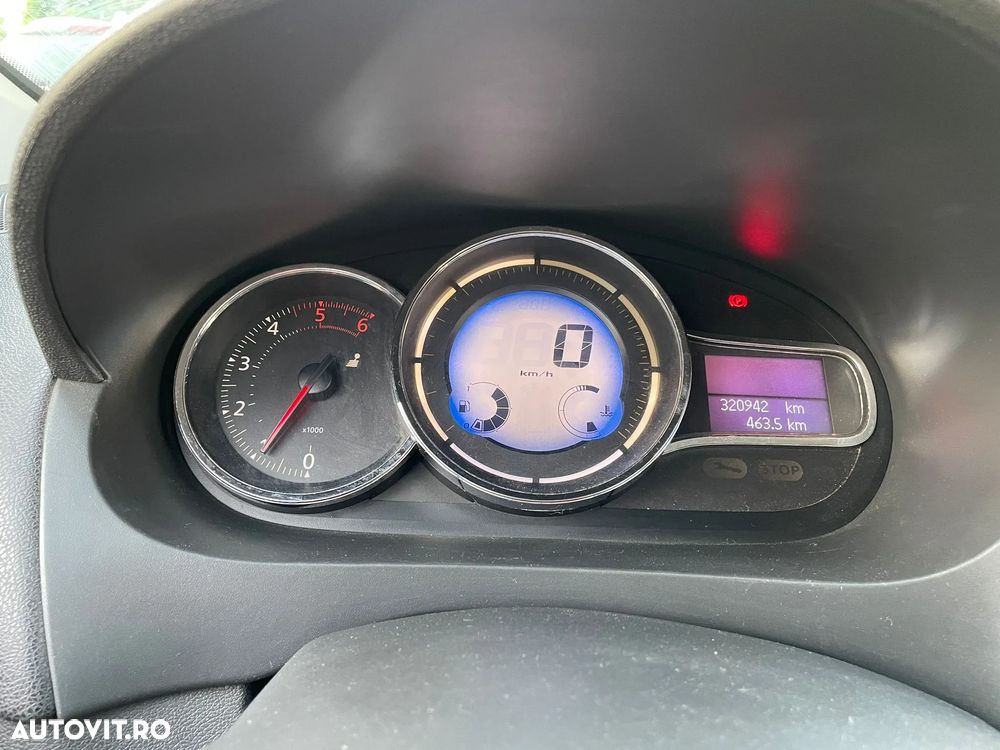 Renault Fluence 1.5 dCi Authentique - 8
