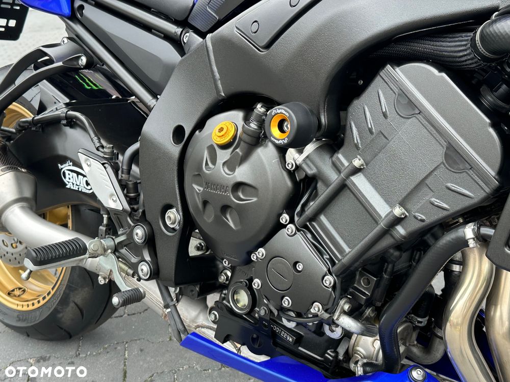 Yamaha FZ8 - 18