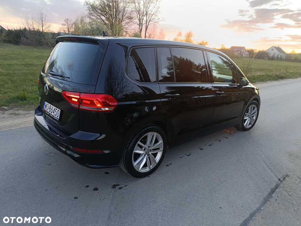 Volkswagen Touran - 4
