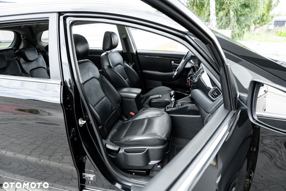 Kia Carens 1.7 CRDi L - 26