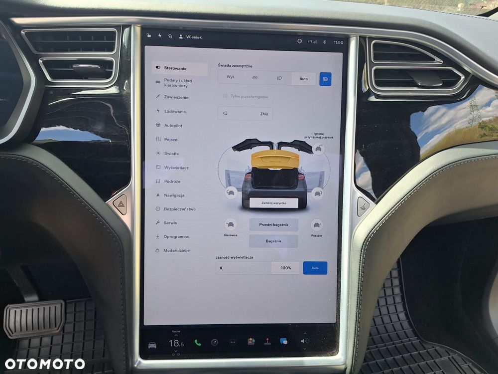 Tesla Model X - 20