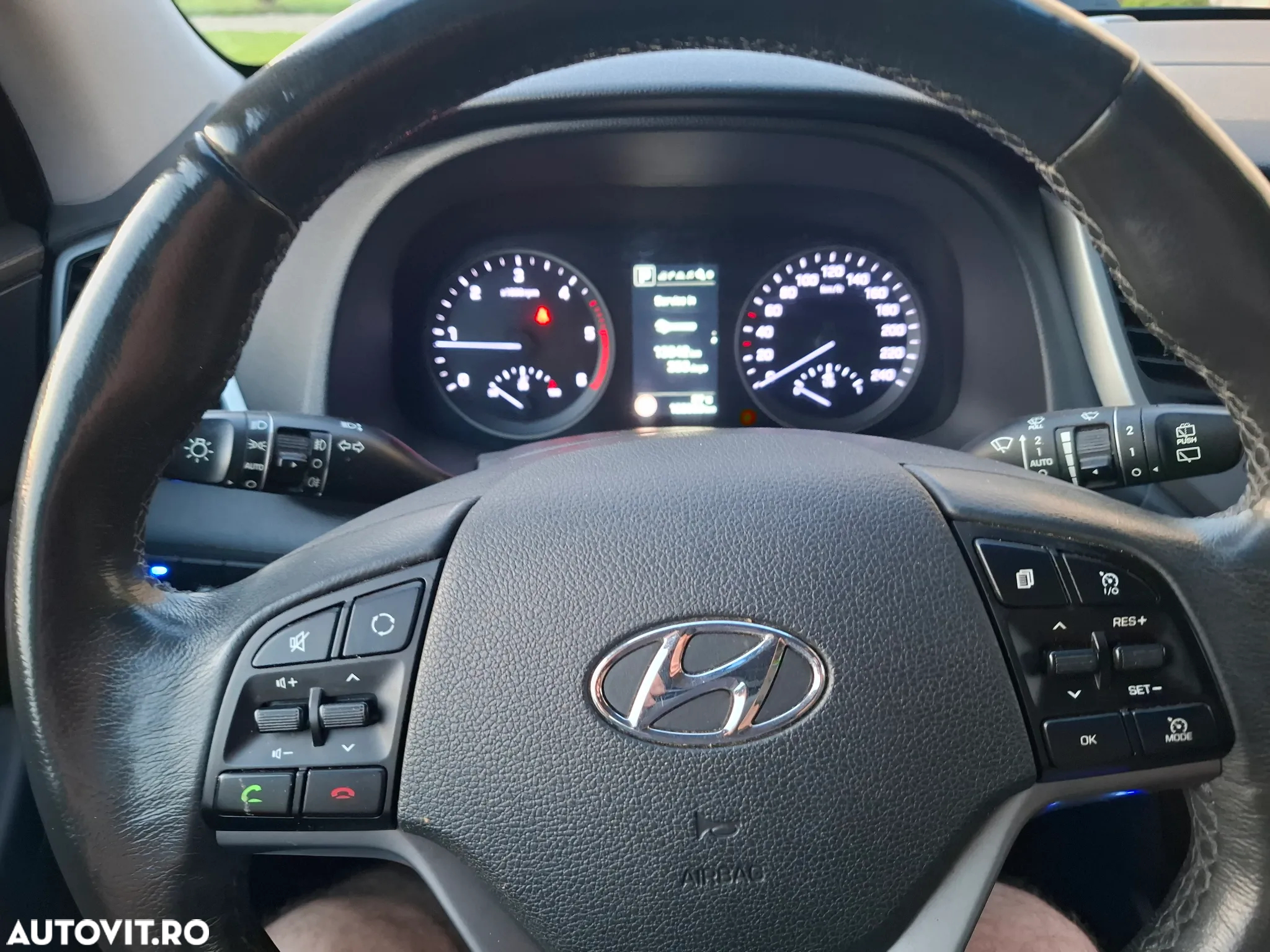Hyundai Tucson 2.0 CRDI 4WD 6AT Luxury Pack+ - 12