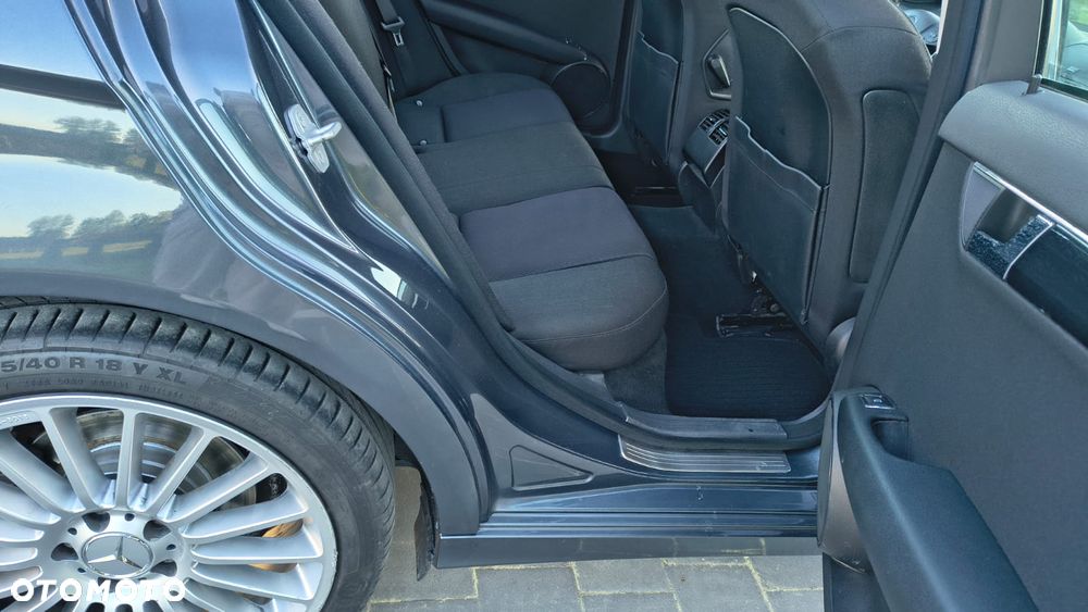Mercedes-Benz Klasa C 180 Kompressor Automatik BlueEFFICIENCY - 21