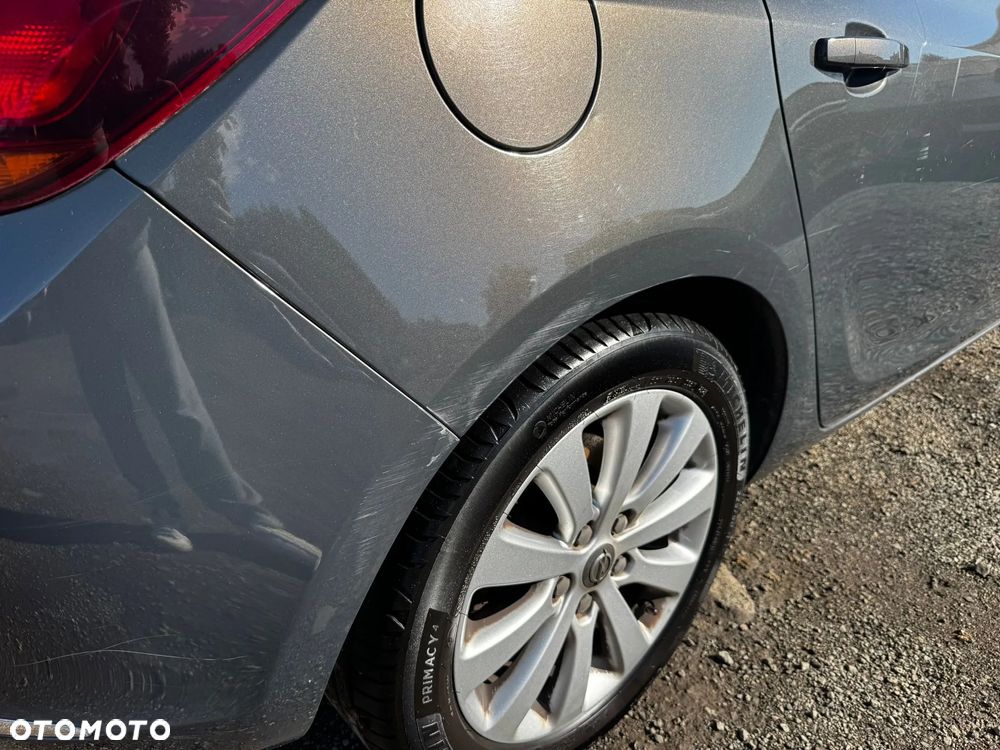 Opel Astra IV 1.6 CDTI Cosmo - 17