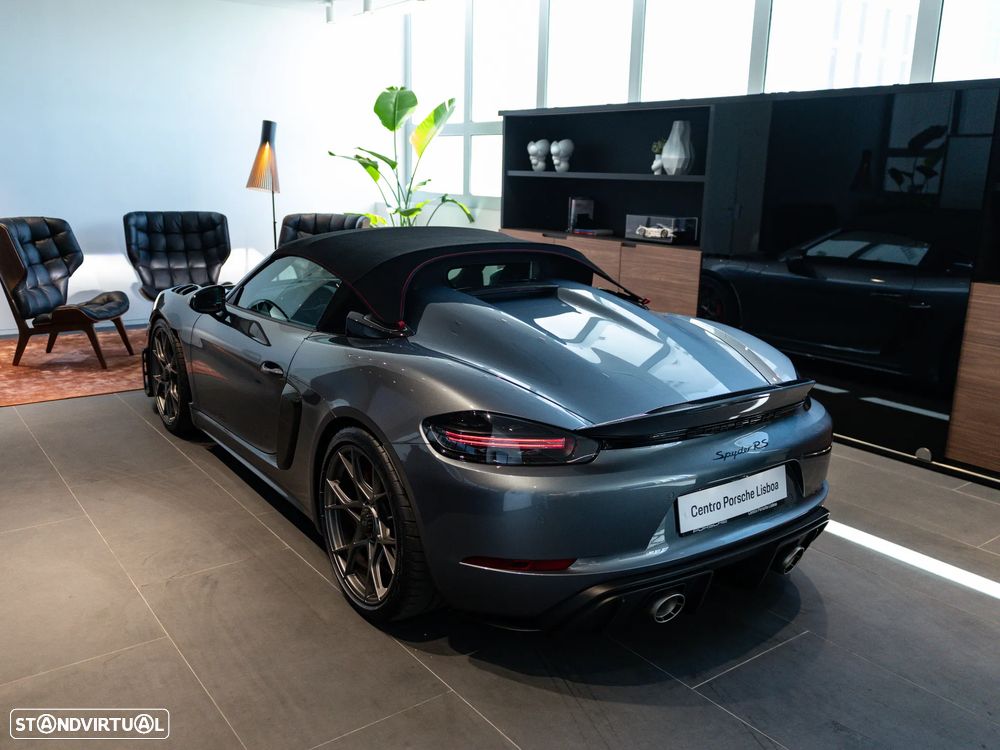 Porsche 718 Spyder - 5