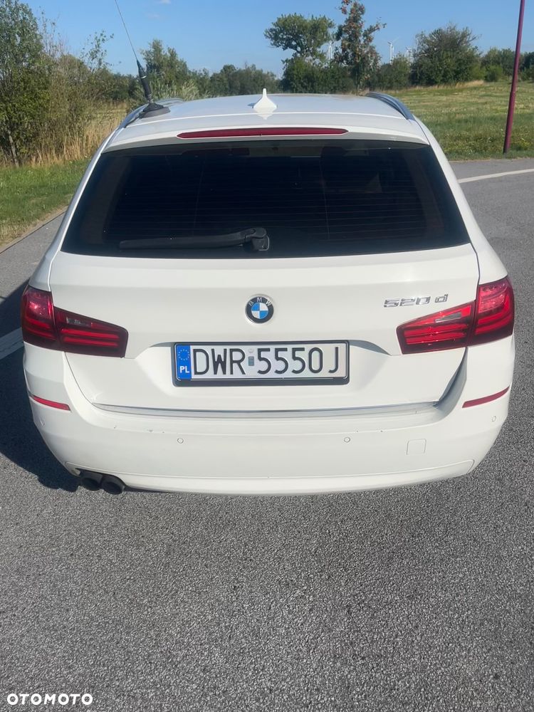 BMW Seria 5 520d Luxury Line - 3