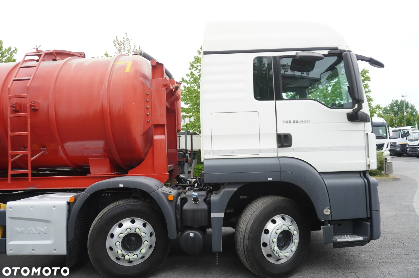 MAN TGS 35.420 8×2 / NOWA Beczka asenizacyjna 13000 l / 3 osie skrętne - 16