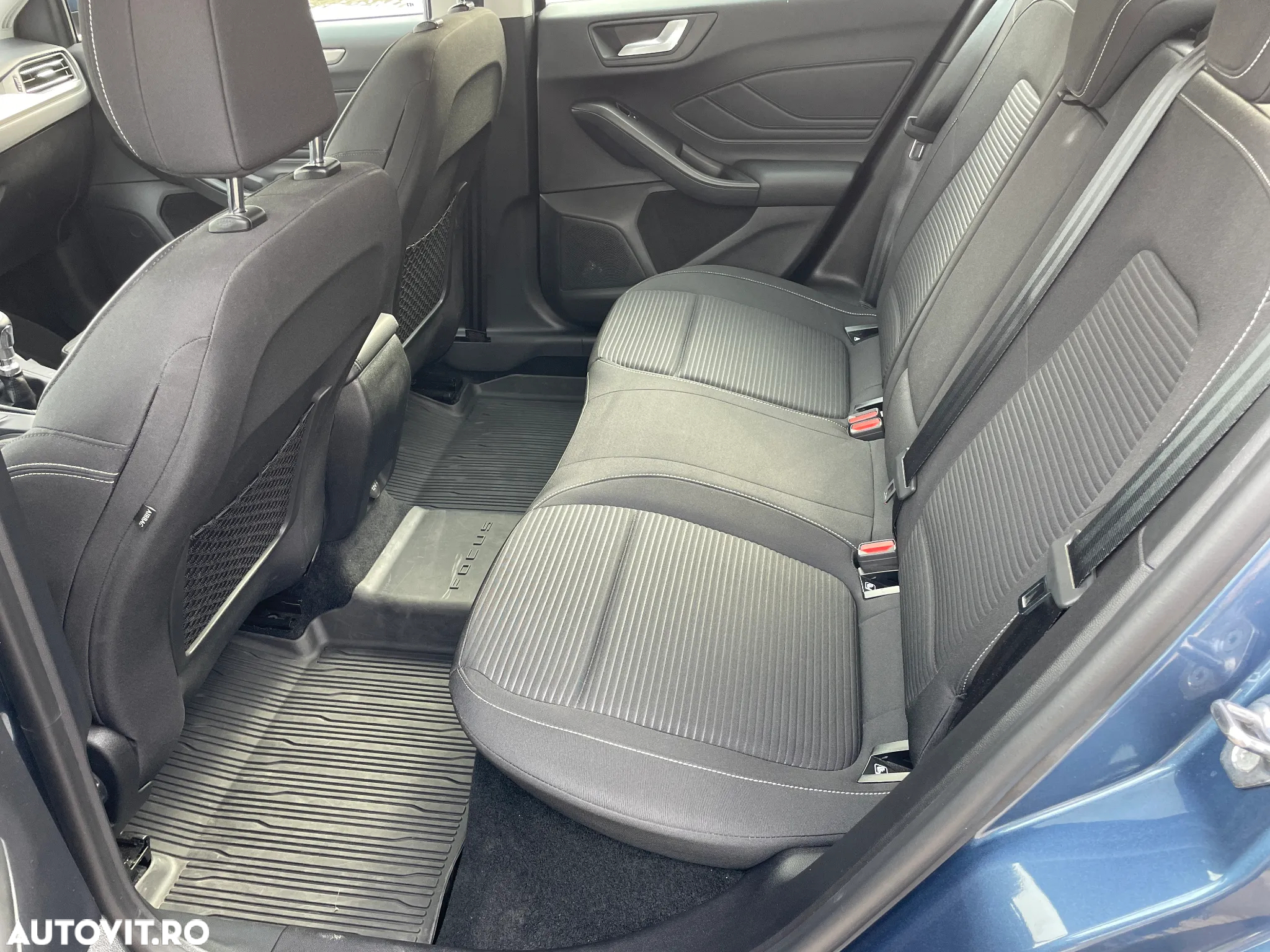 Ford Focus 1.5 Ecoboost Titanium Business - 11