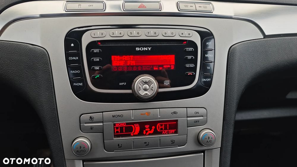 Ford S-Max 2.0 Titanium - 25