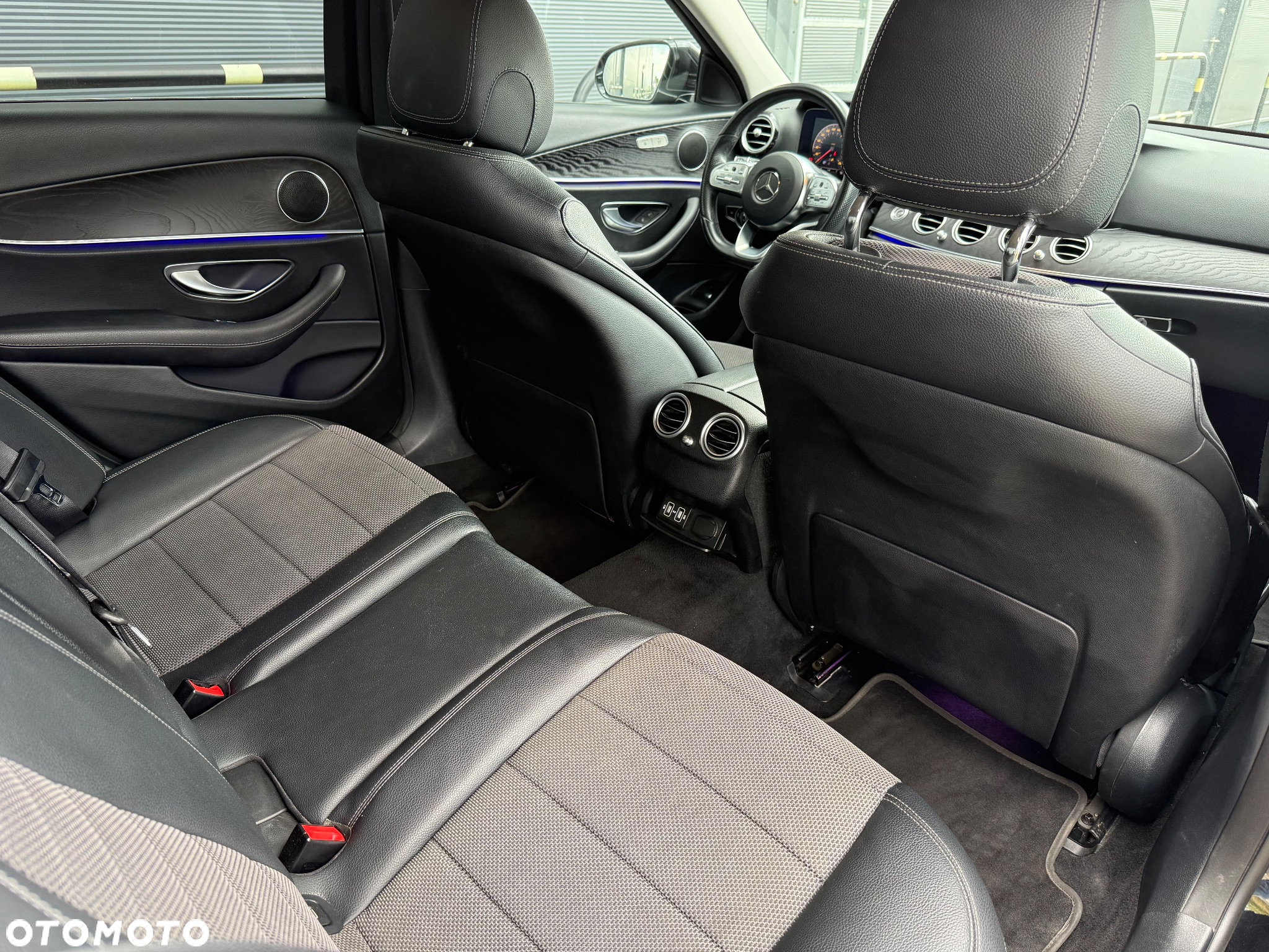 Mercedes-Benz Klasa E 220 d 4-Matic 9G-TRONIC - 20