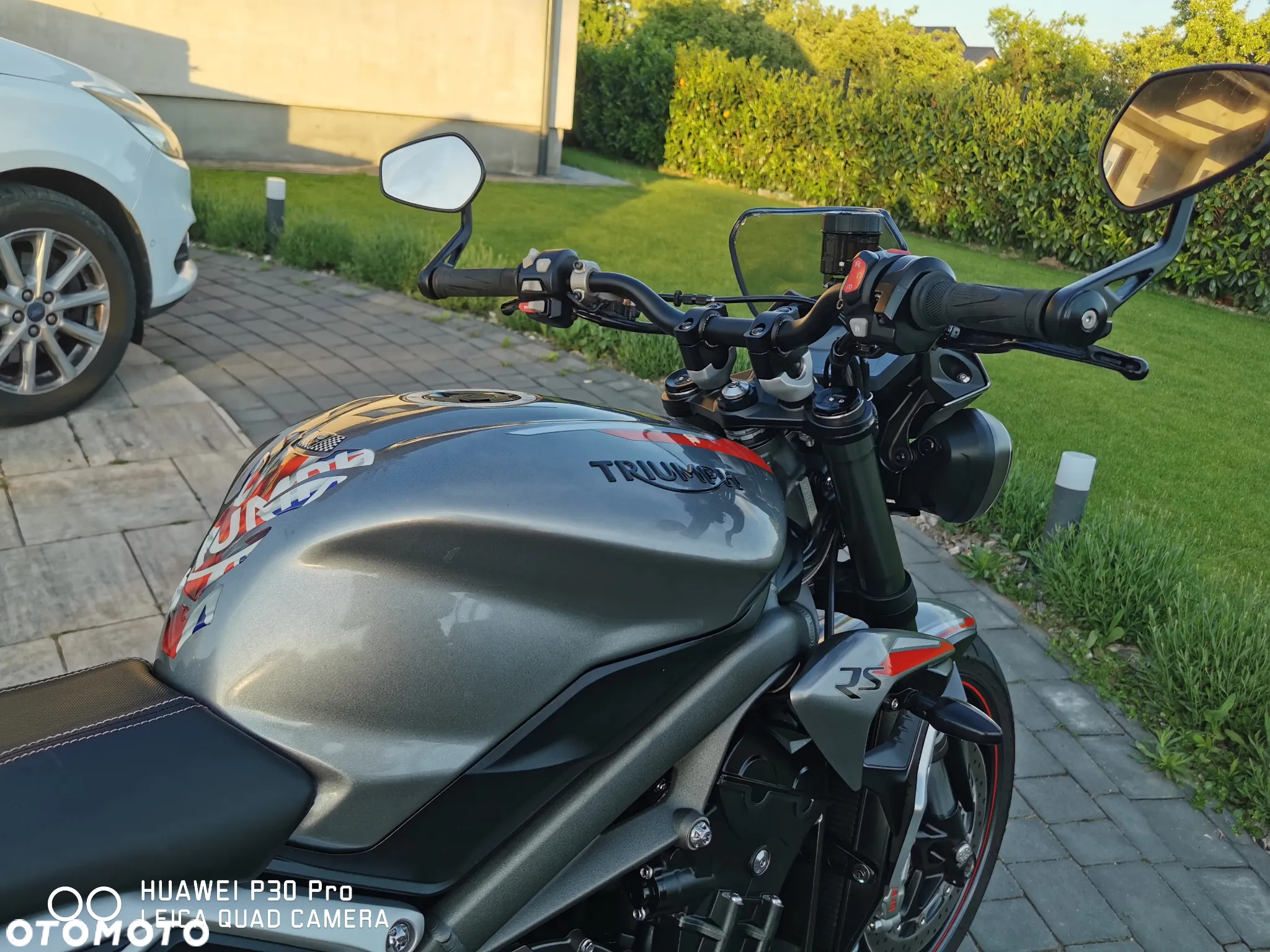 Triumph Street Triple - 10