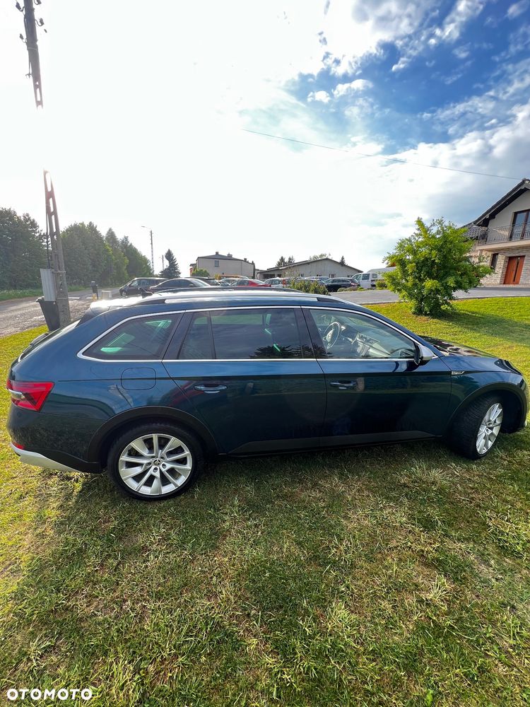 Skoda Superb 2.0 TSI 4x4 Scout DSG - 10