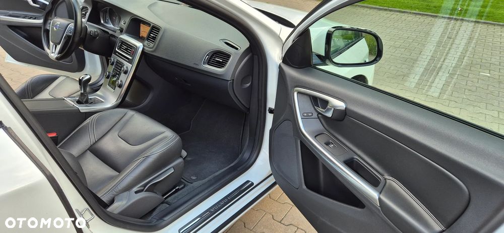 Volvo V60 D3 Momentum Core - 7
