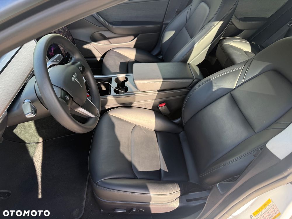 Tesla Model 3 - 10
