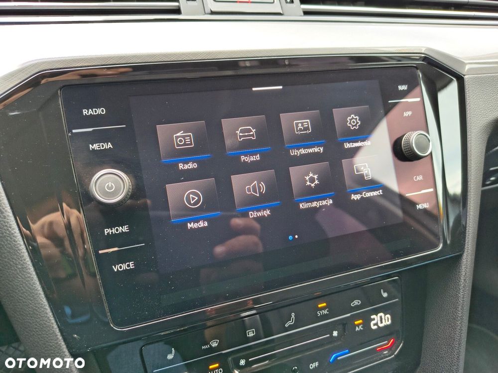 Volkswagen Passat - 21