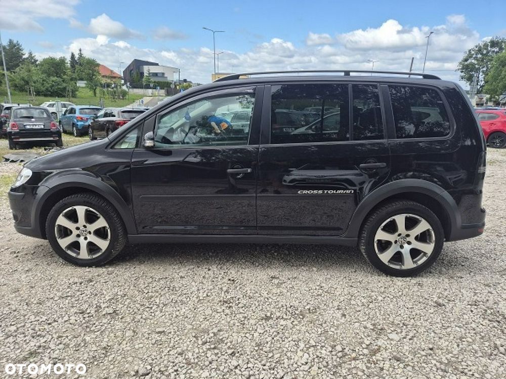 Volkswagen Touran 1.4 TSI Cross - 12