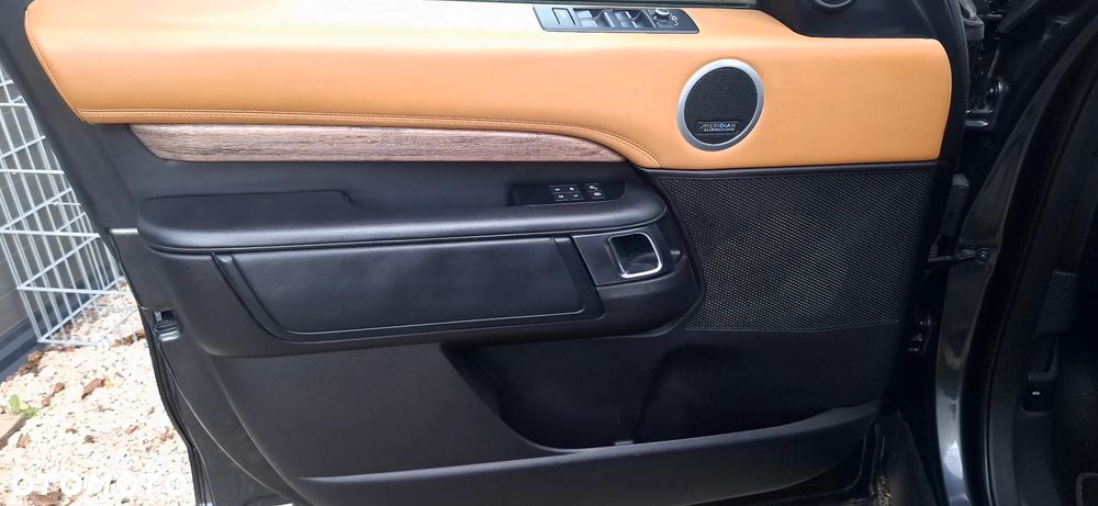 Land Rover Discovery 3.0 TD6 HSE Luxury - 29