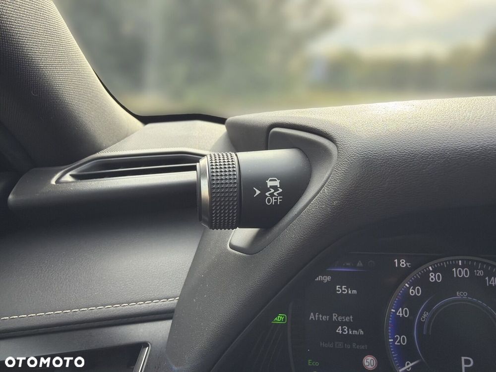 Lexus UX - 26