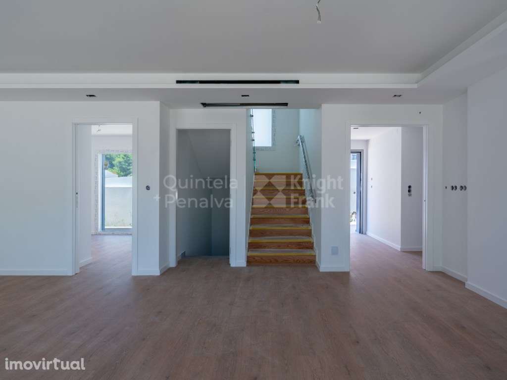 Moradia T4 com jardim e piscina em Manique - Grande imagem: 3/32