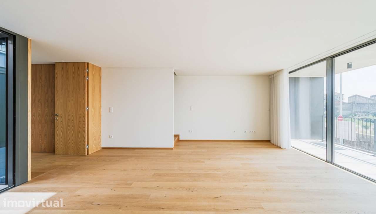 Apartamento T3 Duplex com vistas para o rio Douro no Porto - Grande imagem: 4/40
